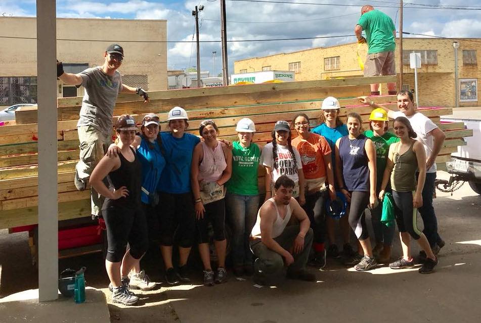 Salem State students Habitat for Humanity