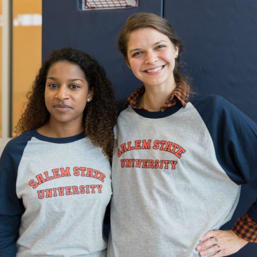 student volunteers at Homecoming