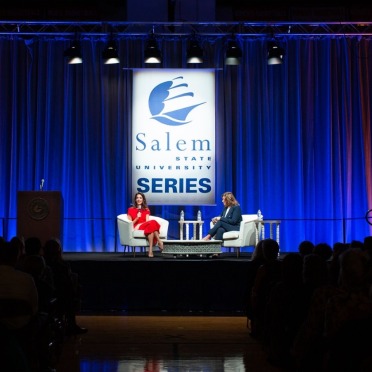 Award-winning lawyer Amal Clooney headlined the Series on September 20, 2022, which was moderated by journalist Anne Driscoll ’76