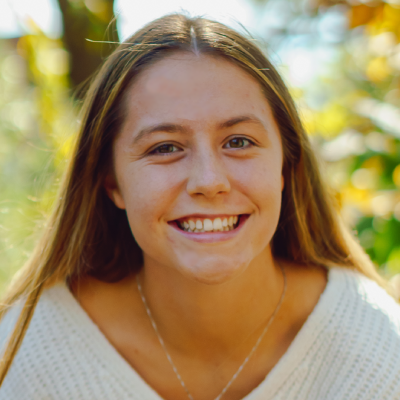 Yvonne Holden '26, student director