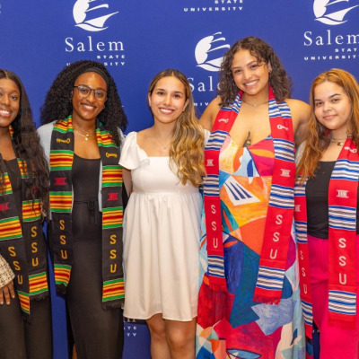 Students at the Graduation Award. 