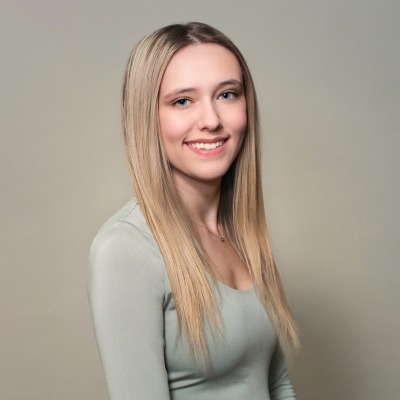 Natalie Caron Headshot