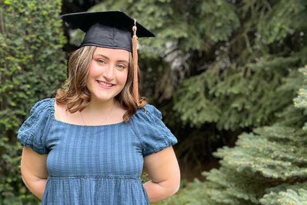 Marguerite Ortiz '22 in her graduation cap