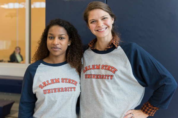 student volunteers at Homecoming