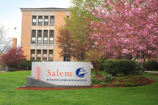 The Sullivan Building on a sunny day. 