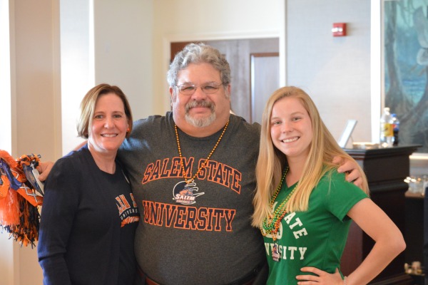 Zhana White '20 and her parents