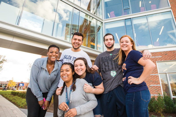 Transfer students in front of Viking Hall