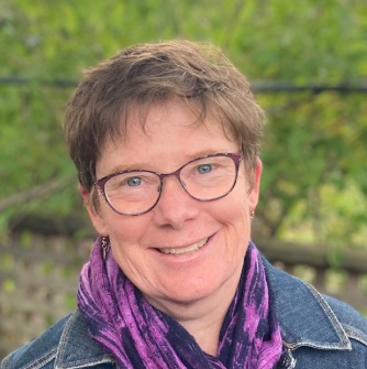 Headshot image of Professor Jan Lindholm